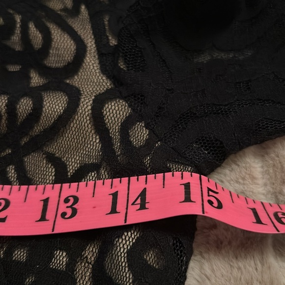 Amazing lace dress by forever 21 - Picture 8 of 11